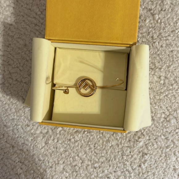 COPY - Authentic Fendi Bracelet ( comes with box ) | Worn once | Good condition - Picture 4 of 8